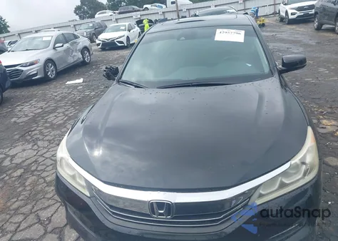 2017 Honda Accord Ex z USA, uszkodzony, nr VIN 1HGCR2F03HA005688